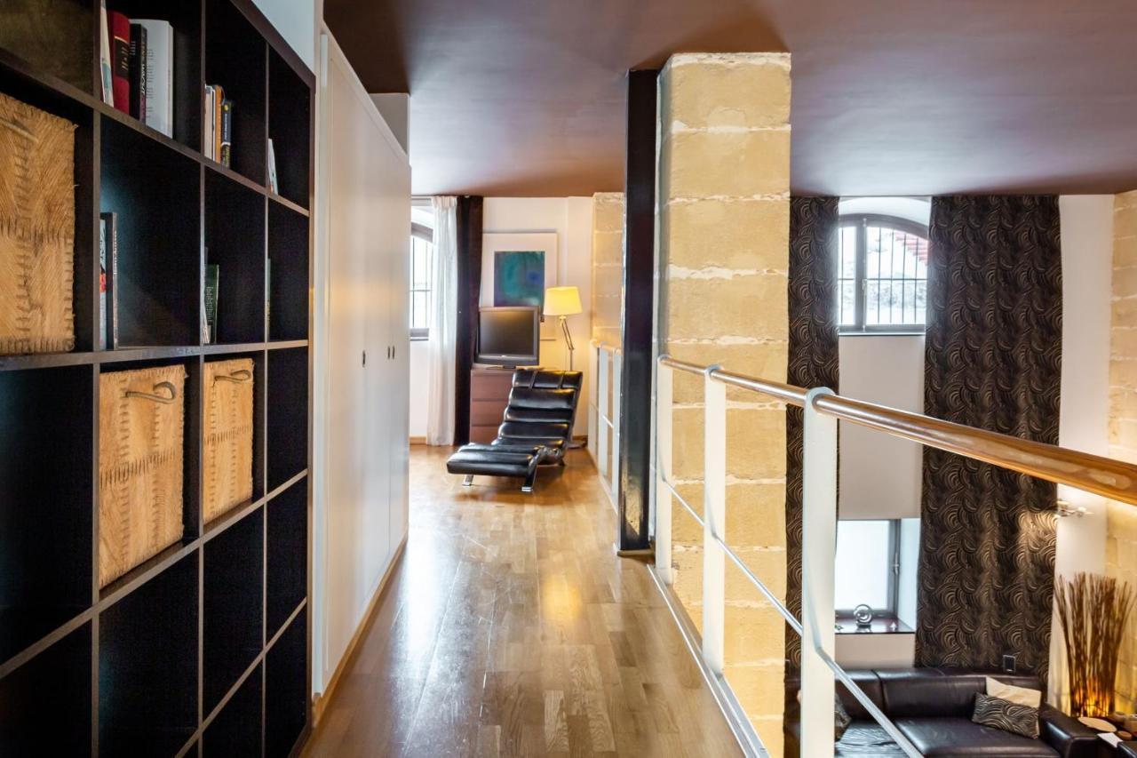 Ferienwohnung ArtQhost Jerez Huge Loft&Free Parking Jerez de la Frontera Exterior foto