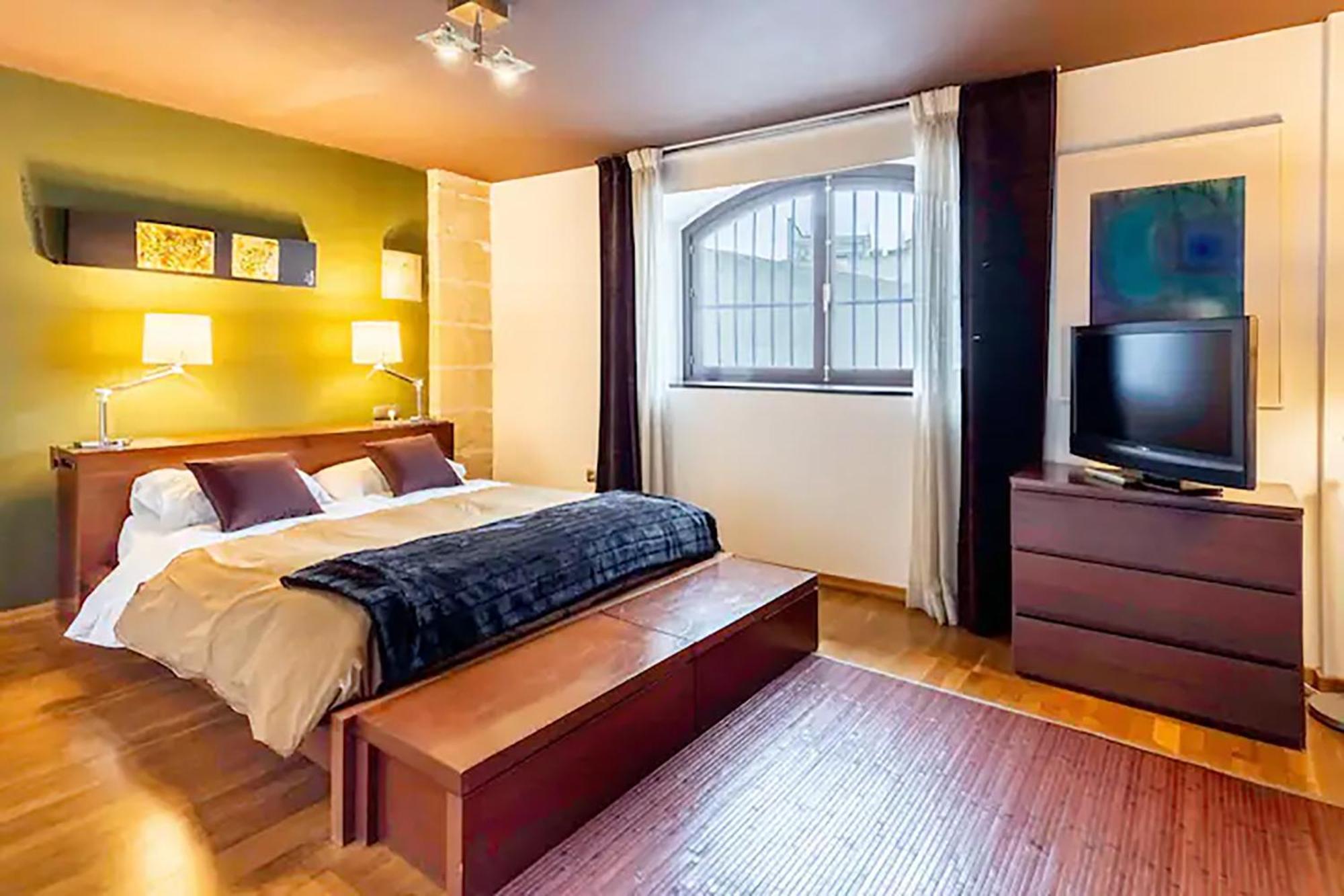 Ferienwohnung ArtQhost Jerez Huge Loft&Free Parking Jerez de la Frontera Exterior foto